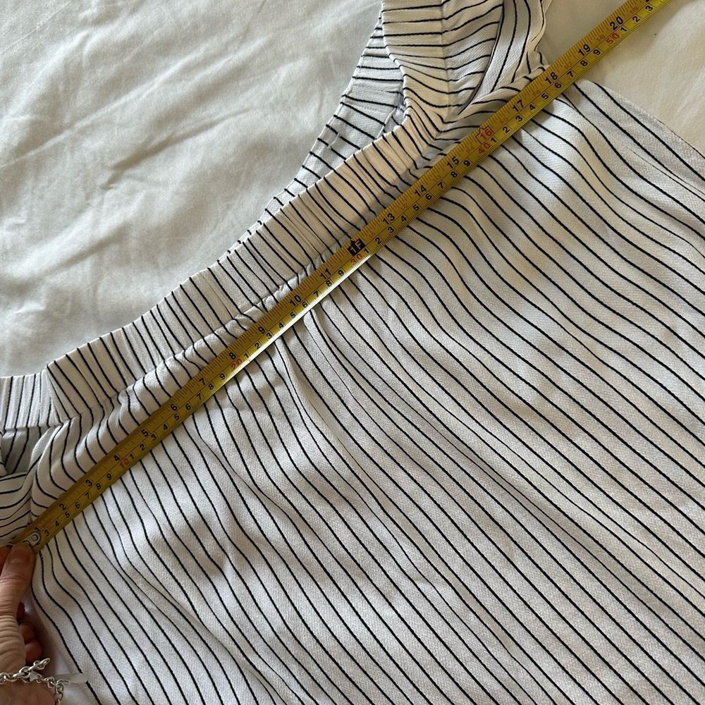 Club Monaco White and Black Striped Off-Shoulder Blouse - Picture 5 of 6